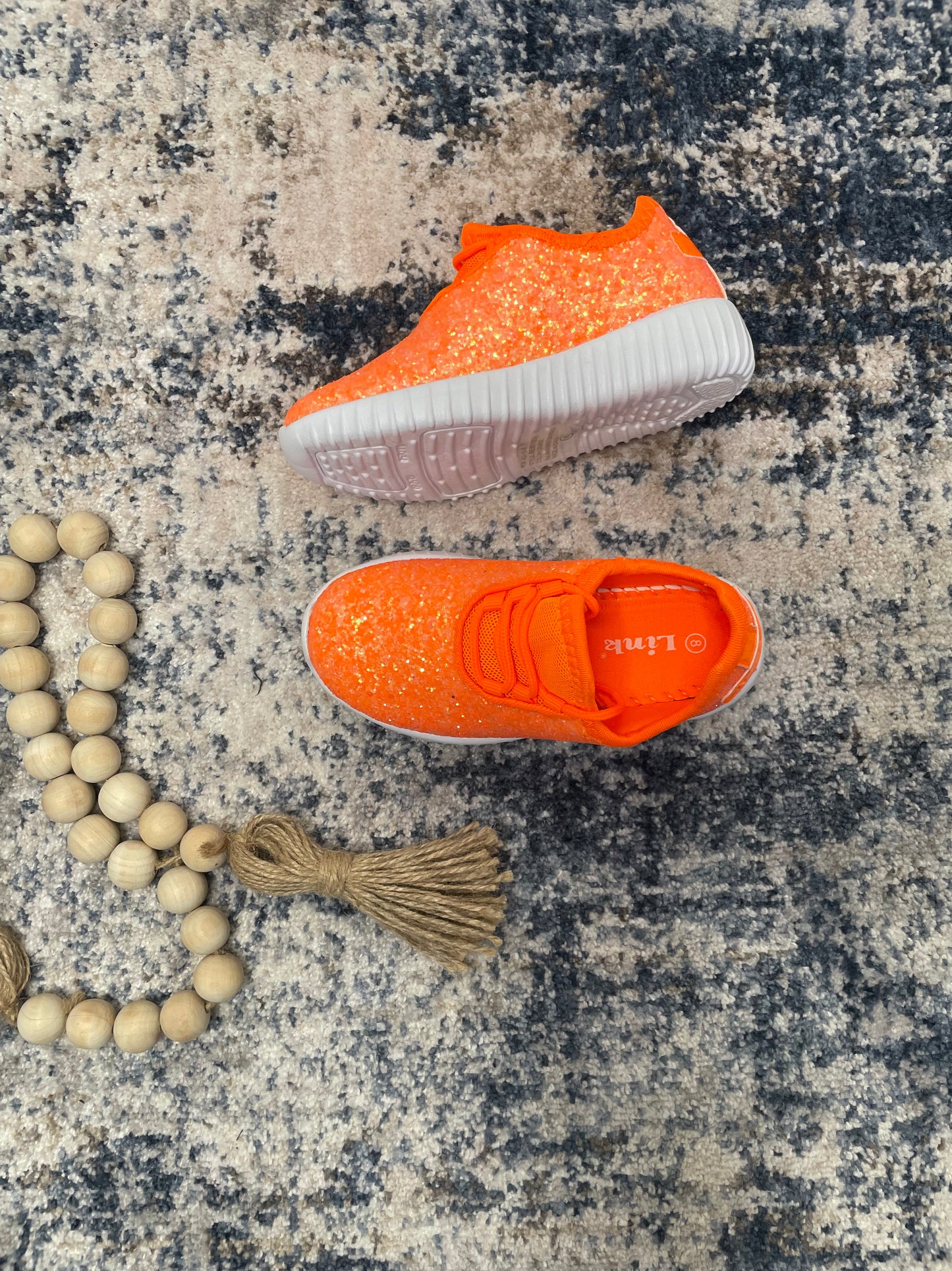 Girls sneakers