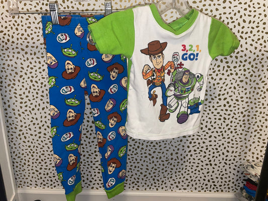 Boys size 5t pj set *final sale *